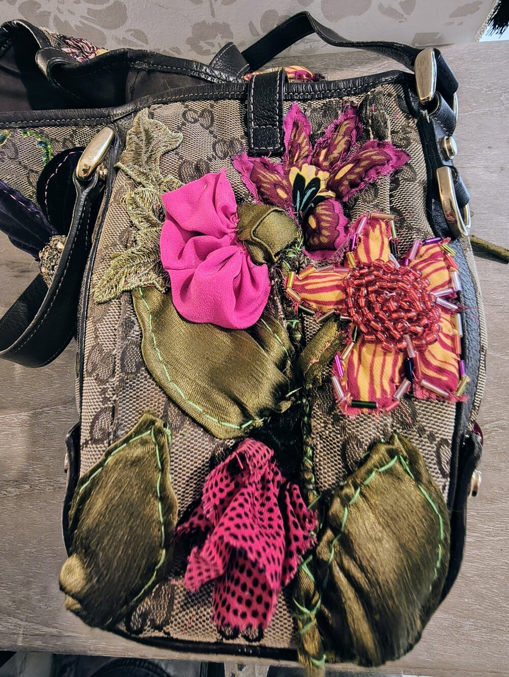 Authentic Gucci GG Canvas Floral Appliqué Tote – One of a Kind Upcycled Art Bag - Picture 6 of 16